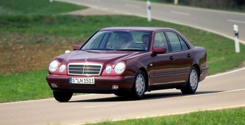 Zdjęcia auta Mercedes-Benz Klasa E (W210) 320